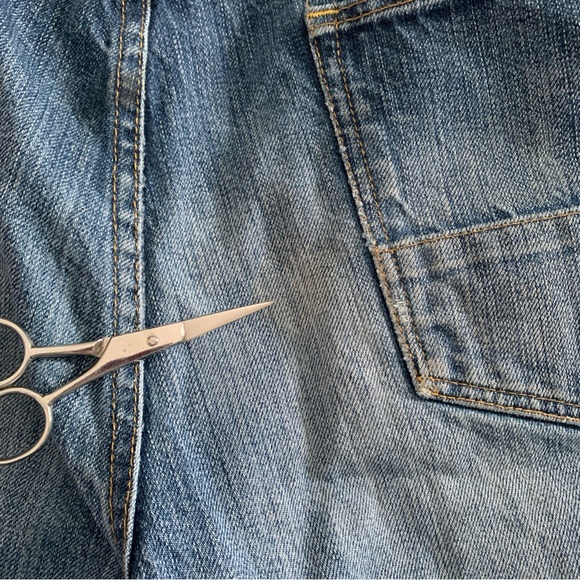 L.L. Bean Men's 34W 32 Classic Denim Jeans Medium Wash Slim Straight Fit - Picture 8 of 13